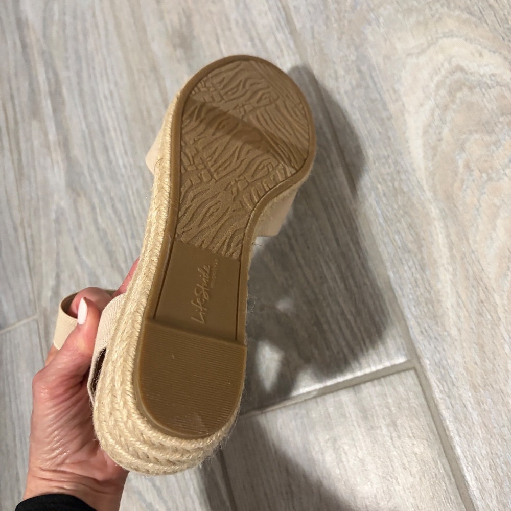 New! Women's Life Stride Tan Canvas Wedge Slip On Espadrille - 8.5 - Picture 9 of 11